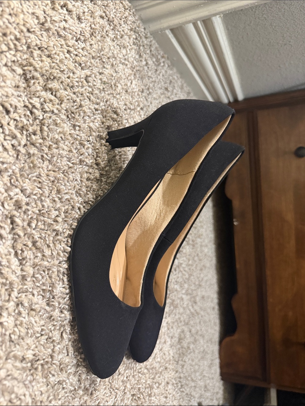 Kelly & Katie Black Mid Heel Pumps